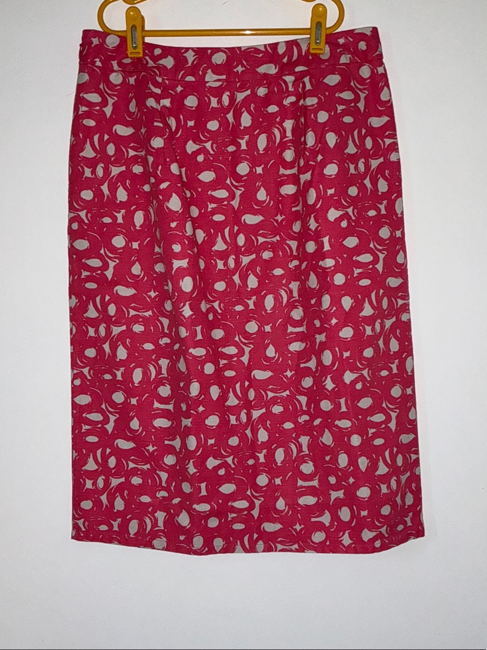 Boden Raspberry Spot-Print Pencil Skirt - Picture 4 of 6